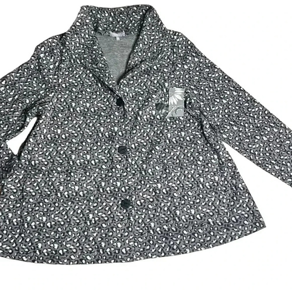 Habitat  NWT shacket,jacket,women M. Grey animal print,,PTP 21”, wide at waist - Picture 14 of 14